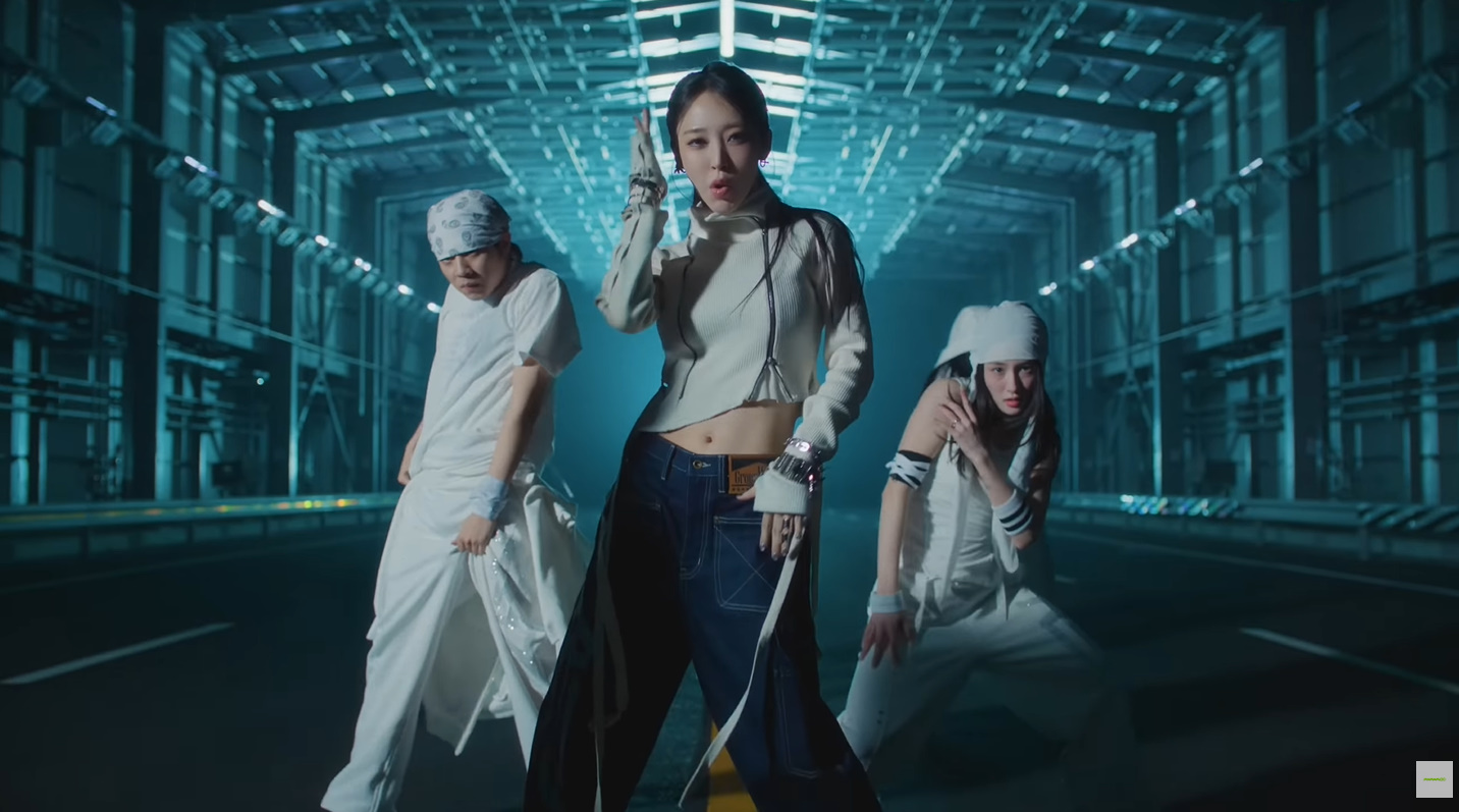 마마무 문별 wearing PB025B